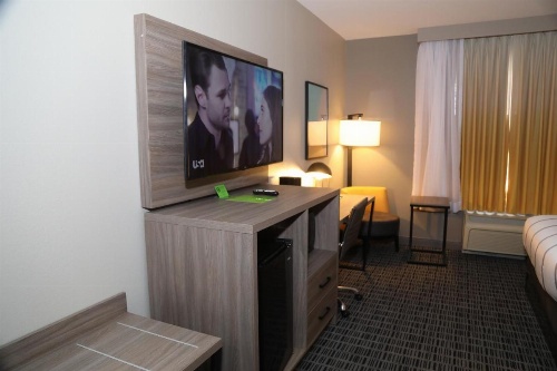 La Quinta Inn & Suites by Wyndham Montgomery image 22