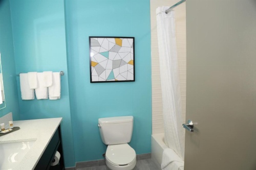 La Quinta Inn & Suites by Wyndham Montgomery image 32
